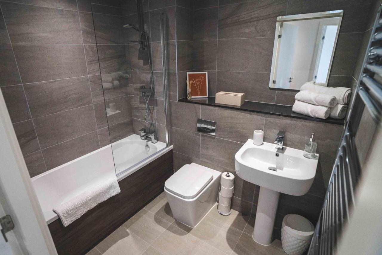 Modern 1-Bed Apartments - New - City Centre - Free Wi-Fi - Sheffield Buitenkant foto